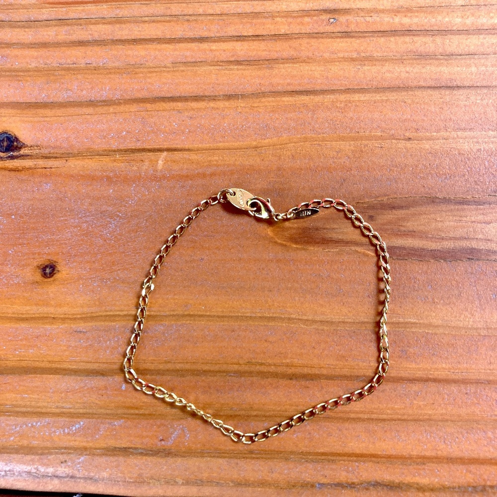 Avon Bracelet in Goldtone 8 inches